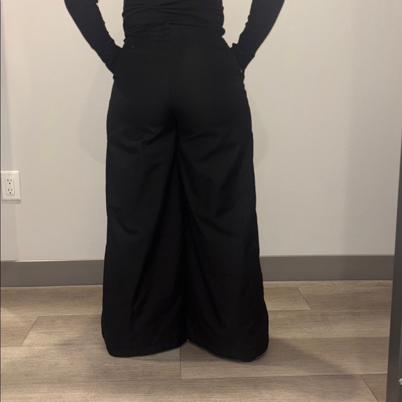Collusion wide leg baggy tailored pants in black - Picture 10 of 13